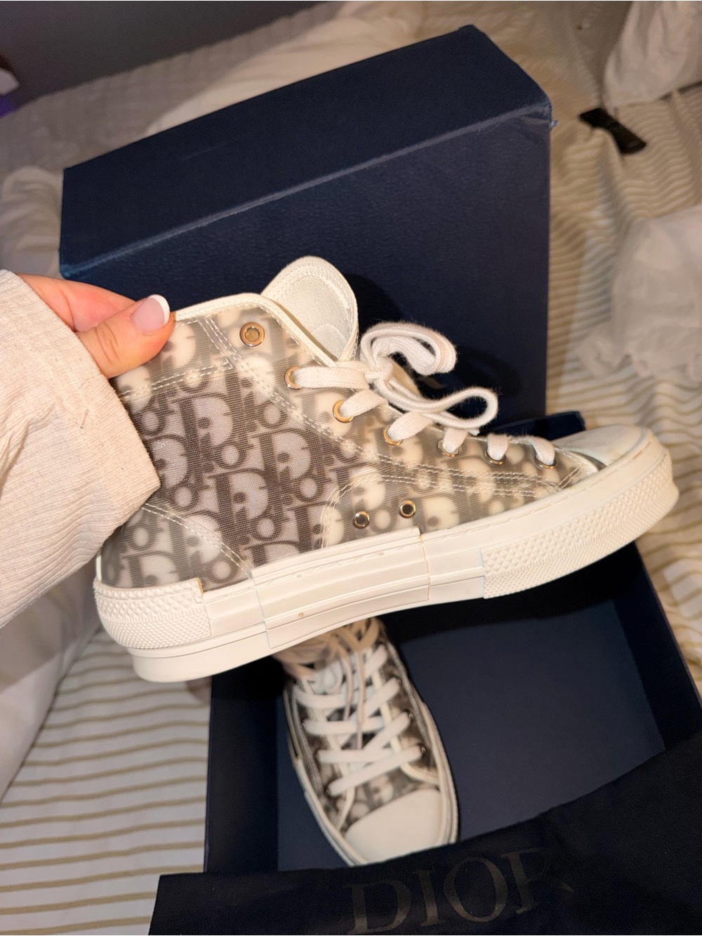 Dior Beige and White Dior Oblique high-Top Sneakers - Picture 4 of 7